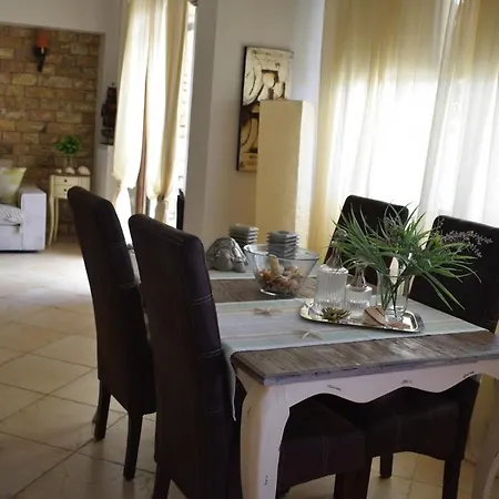 Oikia Kastri Sithon 니키티