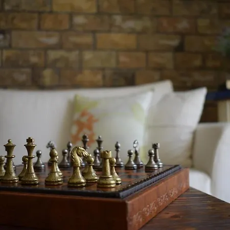 Oikia Kastri Sithon 니키티